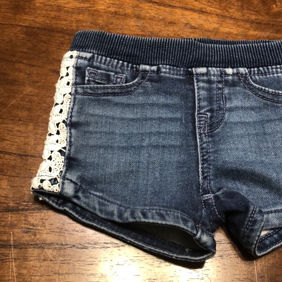 Wonder Nation Little Girl’s Shorts 12 Months - Picture 5 of 11